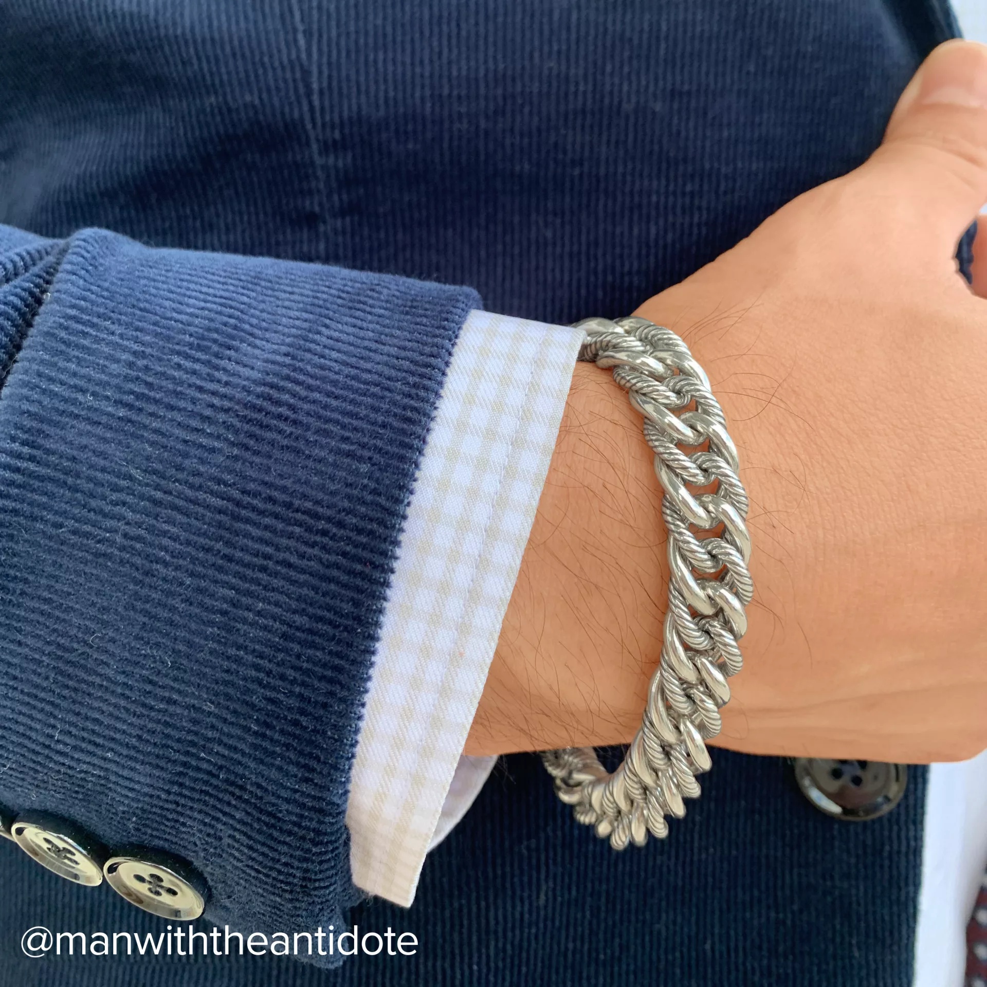 Bold Twisted Link Curb Bracelet - Image 3