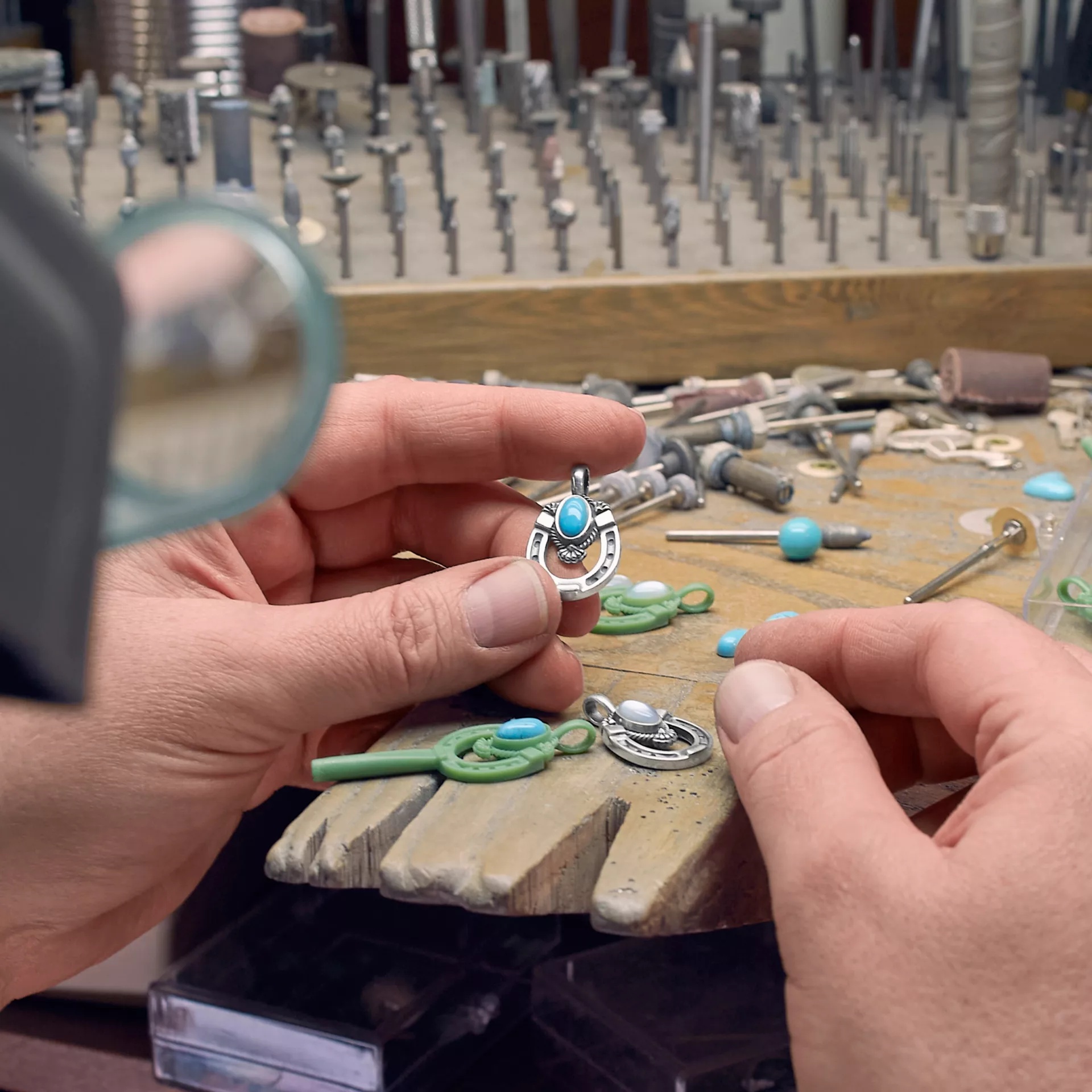 Western Horseshoe Gemstone Pendant - Image 4