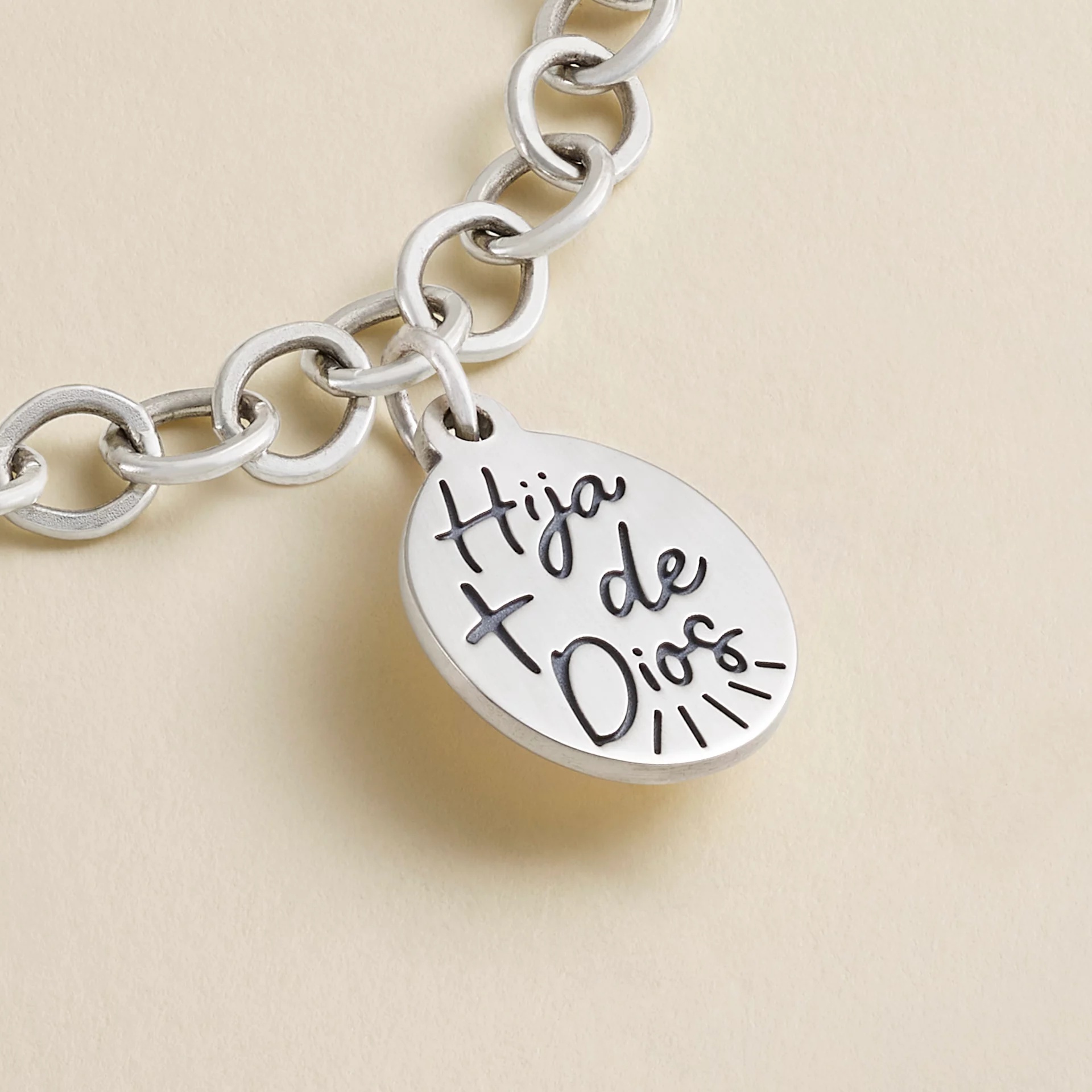 Hija de Dios Charm - Image 2