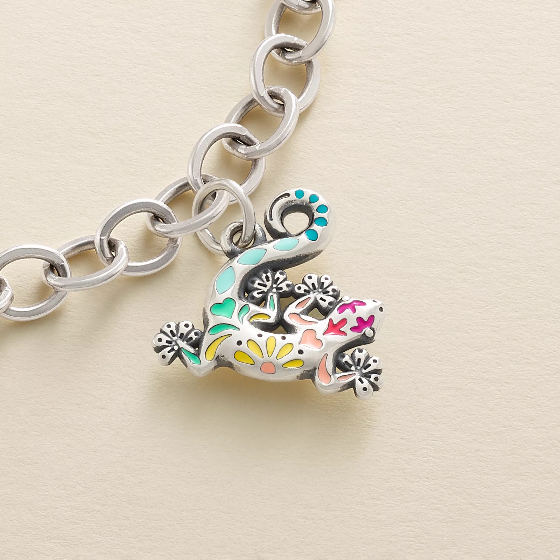 Enamel Festive Gecko Charm - Image 3