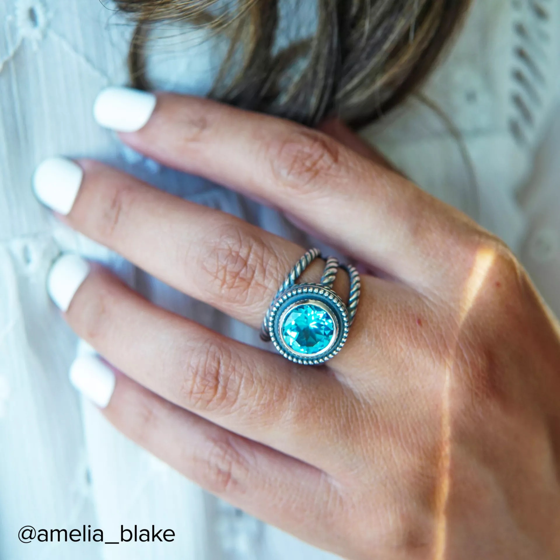 Twisted Wire Gemstone Ring - Image 3