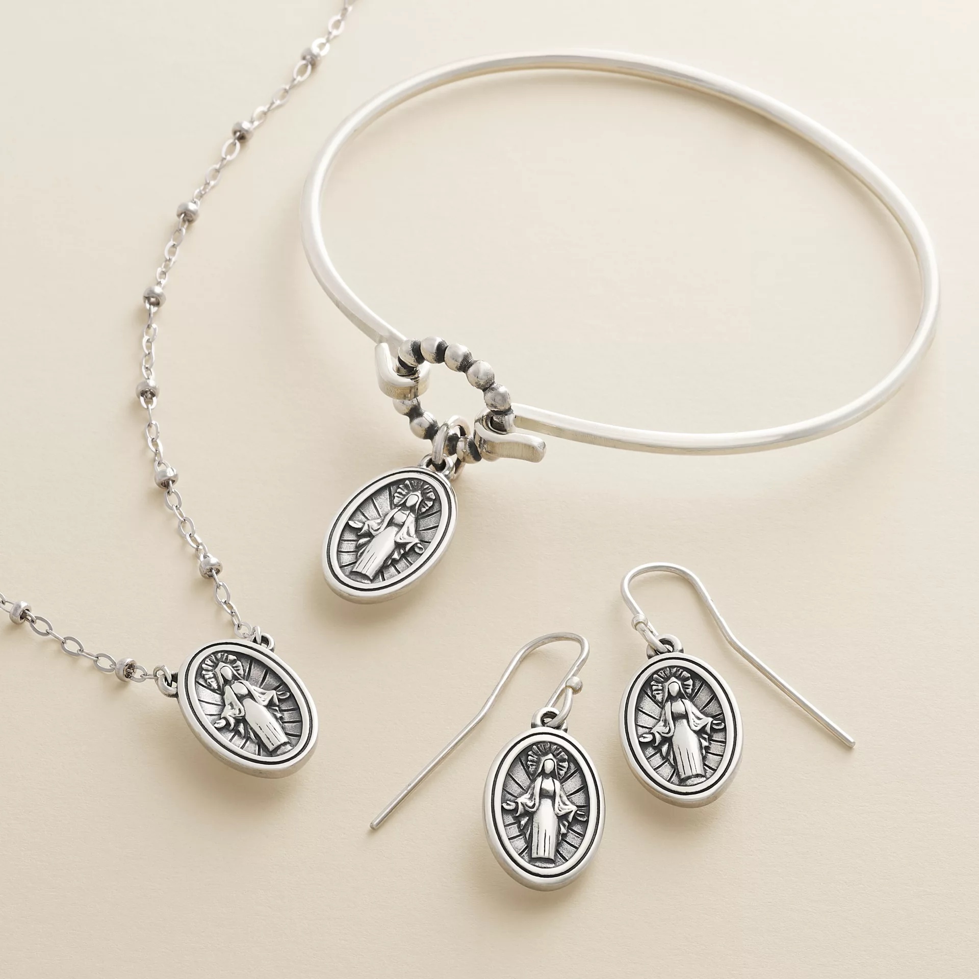 Virgin Mary Necklace - Image 4